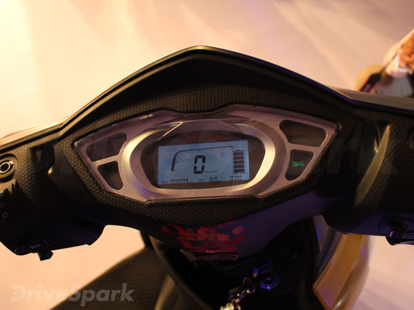 കിലോമീറ്ററിന് പത്ത് പൈസ് ചെലവ്; ഒഖീനാവ പ്രെയിസ് സ്‌കൂട്ടര്‍ ഇന്ത്യയില്‍, വില 59,889 രൂപ