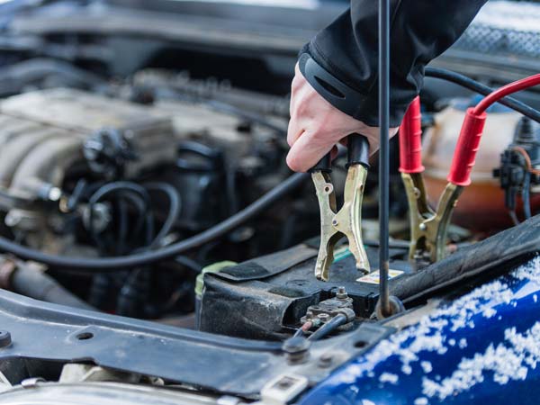 'വഴിക്കായോ?'; കാര്‍ സ്റ്റാര്‍ട്ട് ആവാതിരിക്കാനുള്ള അഞ്ച് പ്രധാന കാരണങ്ങള്‍