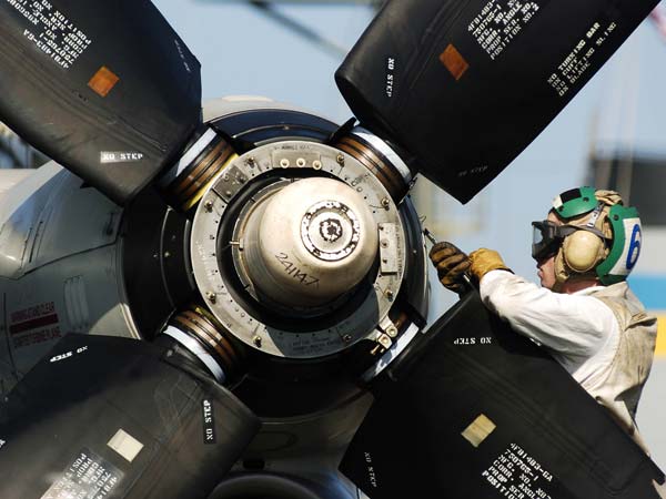 ശരിക്കും വിമാനത്തിന് റിവേഴ്‌സ് ഗിയര്‍ ഉണ്ടോ?