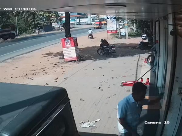 അമിത വേഗത; നിയന്ത്രണം നഷ്ടപ്പെട്ട ആള്‍ട്ടോയ്ക്ക് മുമ്പില്‍ ബലിയാടായി വാഹനങ്ങള്‍