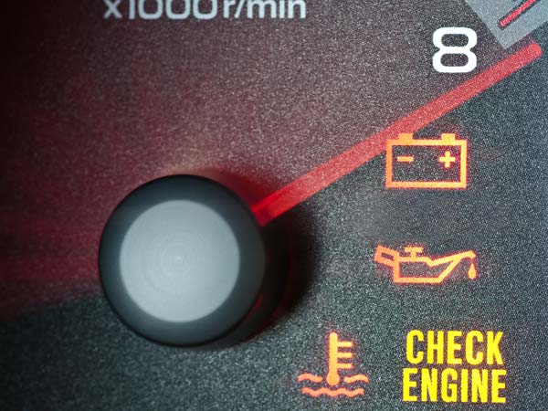 കാറിൽ എഞ്ചിന്‍ തകരാറുണ്ടെന്ന് എങ്ങനെ തിരിച്ചറിയാം? ഈ മുന്നറിയിപ്പ് ലക്ഷണങ്ങളെ അവഗണിക്കരുത്!