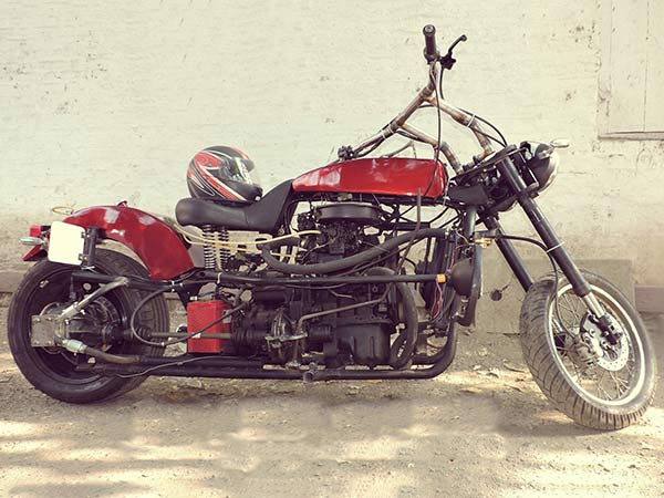 ഉപേക്ഷിക്കാന്‍ മനസ് വന്നില്ല; മാരുതി 800 നെ ബൈക്കാക്കി മാറ്റി വിദ്യാര്‍ത്ഥി