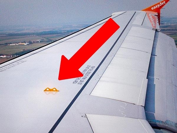 അത്ഭുതപ്പെടേണ്ട, വിമാനങ്ങളില്‍ കണ്ടുവരുന്ന ചില രസകരമായ പതിവുകള്‍