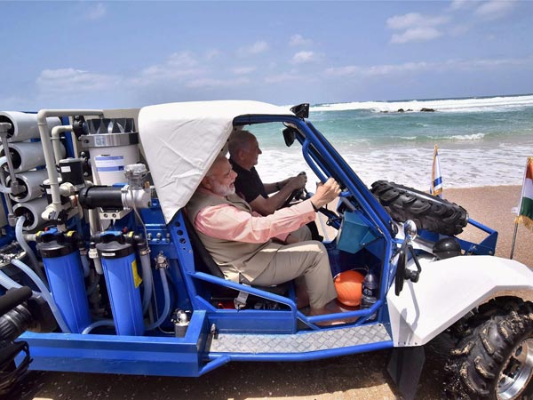 നരേന്ദ്രമോദിക്ക് വേണ്ടി 71 ലക്ഷം രൂപയുടെ ജീപ്പ്; സമ്മാനമൊരുക്കി ഇസ്രായേല്‍