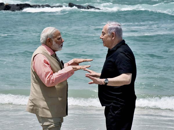 നരേന്ദ്രമോദിക്ക് വേണ്ടി 71 ലക്ഷം രൂപയുടെ ജീപ്പ്; സമ്മാനമൊരുക്കി ഇസ്രായേല്‍