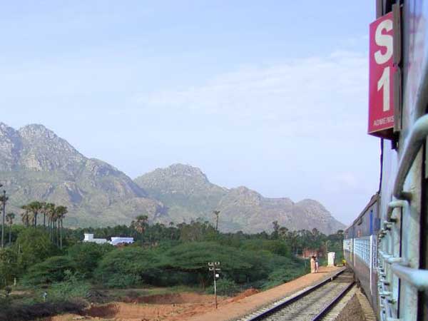 എന്തിനാണ് ട്രെയിനിന്റെ അവസാന ബോഗിയില്‍ 'X' എന്ന് കുറിച്ചിരിക്കുന്നത്?