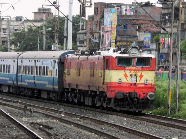 എന്തിനാണ് ട്രെയിനിന്റെ അവസാന ബോഗിയില്‍ 'X' എന്ന് കുറിച്ചിരിക്കുന്നത്?