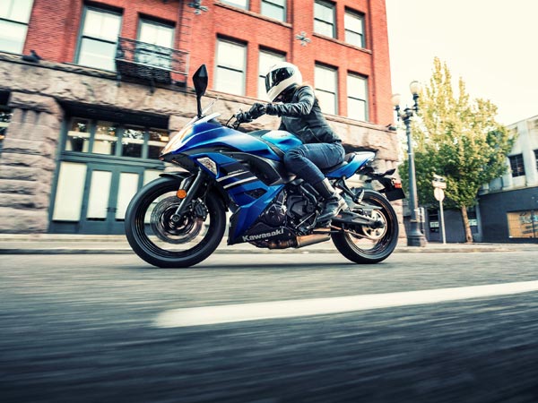 നീല നിറത്തില്‍ പുത്തന്‍ കവാസാക്കി നിഞ്ച 650 വിപണിയില്‍; വില 5.33 ലക്ഷം രൂപ