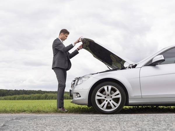 ആഴ്ചയില്‍ ഒരിക്കല്‍ കാറില്‍ നിര്‍ബന്ധമായും പരിശോധിക്കേണ്ട നാലു കാര്യങ്ങള്‍