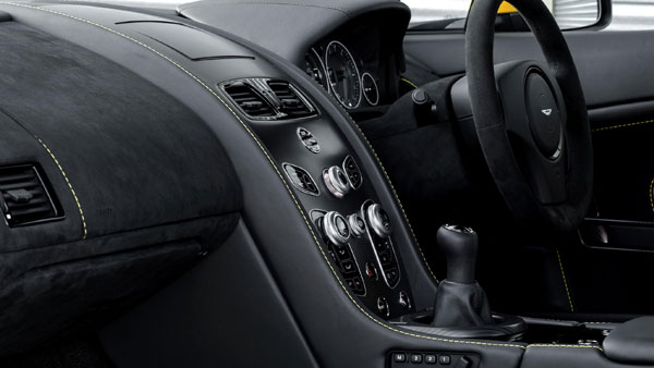 ട്രാഫിക് സിഗ്നലില്‍ കാര്‍ ന്യൂട്രലിലേക്ക് മാറ്റുന്നത് ശരിയാണോ?