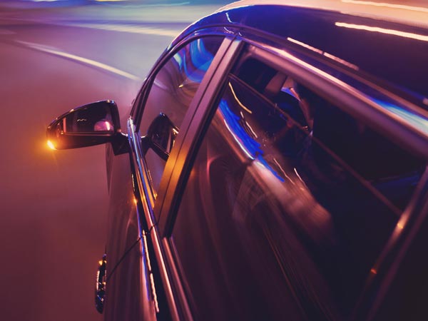 ട്രാഫിക് സിഗ്നലില്‍ കാര്‍ ന്യൂട്രലിലേക്ക് മാറ്റുന്നത് ശരിയാണോ?