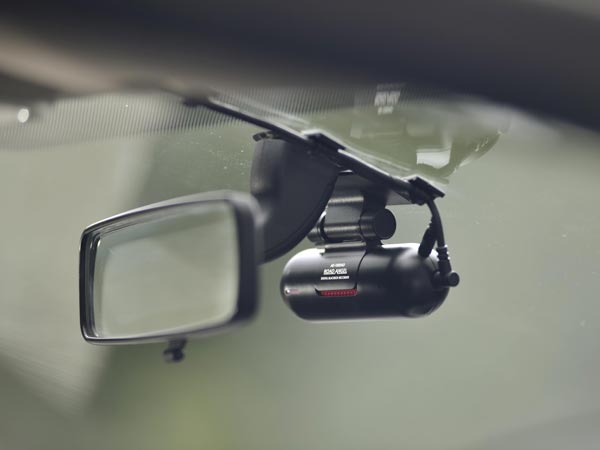 കാറിൽ നിർബന്ധമായും ഇടംപിടിക്കേണ്ട ആക്സസറികൾ