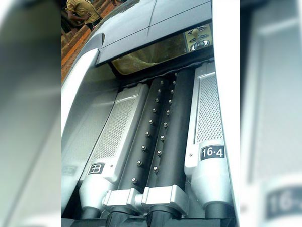 100 സിസി മോട്ടോര്‍സൈക്കിള്‍ കൊണ്ട് ലംബോര്‍ഗിനി; കാര്‍പ്രേമികളെ അമ്പരപ്പിച്ച് കര്‍ഷകന്‍