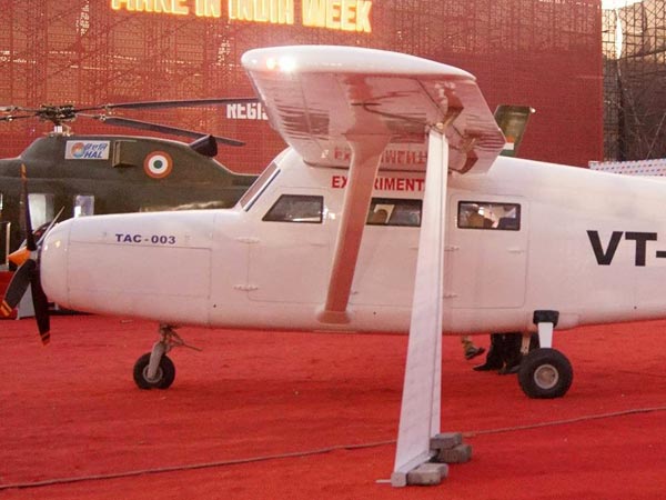 വീടിന്റെ ടെറസില്‍ നിന്നും വിമാനം നിര്‍മ്മിച്ച് മുംബൈ സ്വദേശി; പൂര്‍ണ പിന്തുണ അര്‍പ്പിച്ചു സർക്കാർ