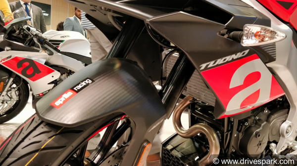 അപ്രീലിയക്ക് മുമ്പില്‍ മുട്ടന്‍ തിരക്ക്; ചെന്ന് നോക്കിയപ്പോഴോ ദേ രണ്ട് പുത്തന്‍ 150 സിസി ബൈക്കുകള്‍!