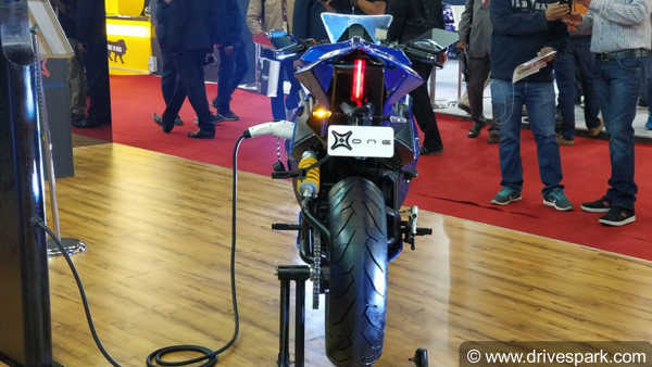 ഇന്ത്യയുടെ ആദ്യ ഇലക്ട്രിക് സൂപ്പര്‍ബൈക്കിനെ കണ്ടപ്പോള്‍ നിരാശ