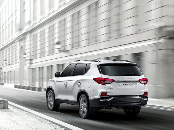 ഫോര്‍ച്യൂണറിനും എന്‍ഡവറിനും എതിരെ XUV700; ഫ്‌ളാഗ്ഷിപ്പ് എസ്‌യുവിയുടെ ടീസര്‍ മഹീന്ദ്ര പുറത്തുവിട്ടു