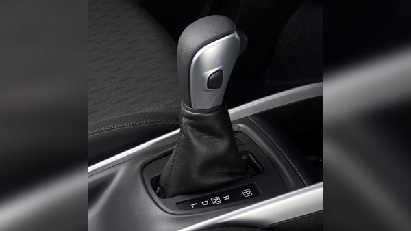 പുതിയ സ്വിഫ്‌റ്റോ, ബലെനോയോ; മികച്ച മാരുതി കാര്‍ ഏത്?