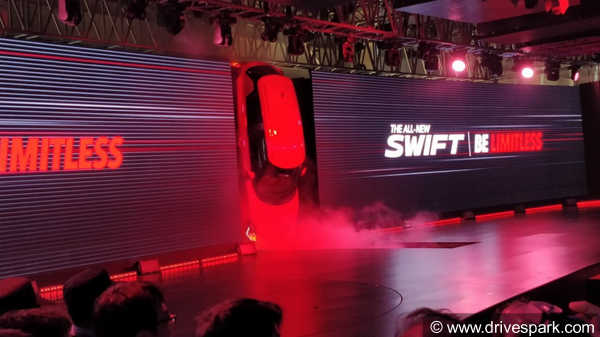 മാരുതി സ്വിഫ്റ്റ് എത്തിയത് 'തലകുത്തനെ'; വില 4.99 ലക്ഷം രൂപ മുതല്‍