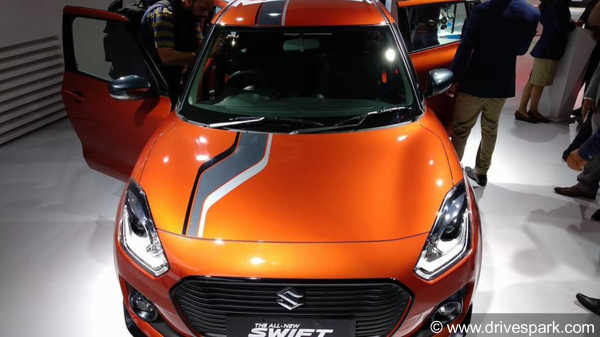 മാരുതി സ്വിഫ്റ്റ് എത്തിയത് 'തലകുത്തനെ'; വില 4.99 ലക്ഷം രൂപ മുതല്‍