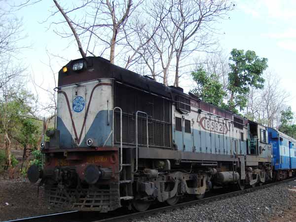 12,000 കുതിരശക്തി; ഇതാണ് ഇന്ത്യയുടെ ആദ്യ അതിവേഗ ഇലക്ട്രിക് 'സൂപ്പര്‍ ട്രെയിന്‍'