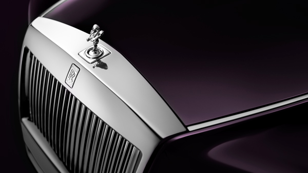 ഒഴുകിയിറങ്ങുന്ന ആഢംബരം; എട്ടാം തലമുറ റോള്‍സ് റോയ്‌സ് ഫാന്റം ഇന്ത്യയില്‍, വില 9.5 കോടി രൂപ മുതൽ