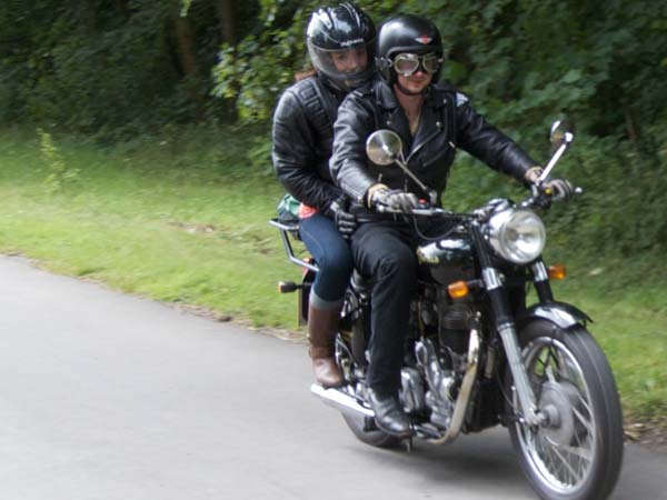 പഴയ ബുള്ളറ്റ് വാങ്ങുമ്പോള്‍ ഇക്കാര്യങ്ങള്‍ നിര്‍ബന്ധമായും ശ്രദ്ധിക്കണം