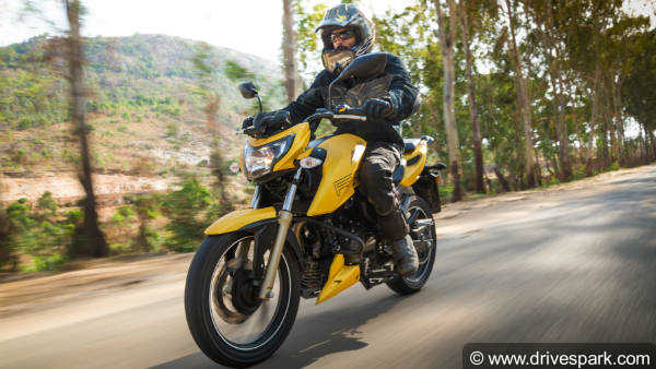 ടിവിഎസ് അപാച്ചെ RTR 200 4V ഇനി എബിസിനും ഒപ്പം; വില 1.07 ലക്ഷം രൂപ
