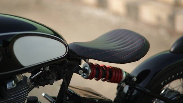 ട്രയംഫിന് മാത്രമല്ല, റോയല്‍ എന്‍ഫീല്‍ഡിനും ഇതു സാധ്യമാണ്;മനം കവര്‍ന്ന് 'ബുള്ളറ്റ് ബോബര്‍'