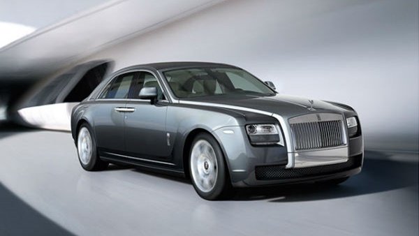 റോള്‍സ് റോയ്‌സ് മുതല്‍ ഇന്നോവ വരെ; അധികൃതര്‍ പിടിച്ചെടുത്ത നിരവ് മോദിയുടെ കാര്‍ ശേഖരം