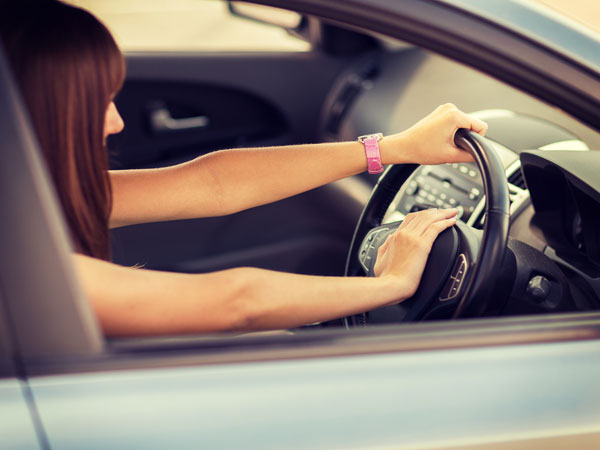 മാനുവല്‍ കാറില്‍ ബ്രേക്ക് ചെയ്യുമ്പോള്‍; ശരിയായ രീതി ഏത്?