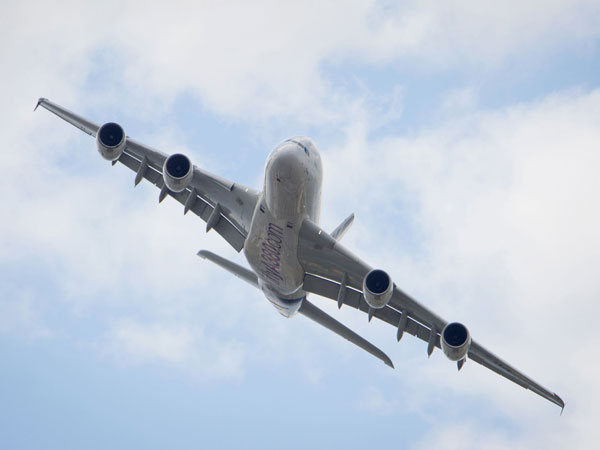 വിമാനങ്ങള്‍ ഇപ്പോഴും പറക്കുന്നത് അറുപതുകളിലെ വേഗതയില്‍; കാരണം ഇതാണ്