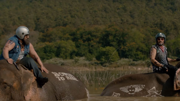 ബുള്ളറ്റിനെ കളിയാക്കി നാവെടുത്തില്ല, കിട്ടി അതേ നാണയത്തില്‍ ബജാജിന് തിരിച്ചടി!