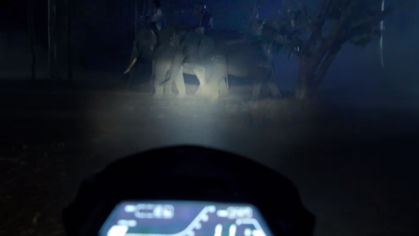 വീണ്ടും റോയല്‍ എന്‍ഫീല്‍ഡിന്റെ ക്ഷമ പരീക്ഷിച്ച് ബജാജ്; കളിയാക്കാന്‍ പുതിയ വിഷയം കിട്ടി!