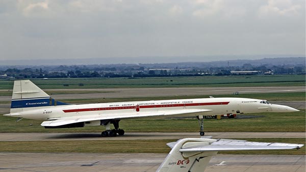 വിമാനങ്ങള്‍ ഇപ്പോഴും പറക്കുന്നത് അറുപതുകളിലെ വേഗതയില്‍; കാരണം ഇതാണ്