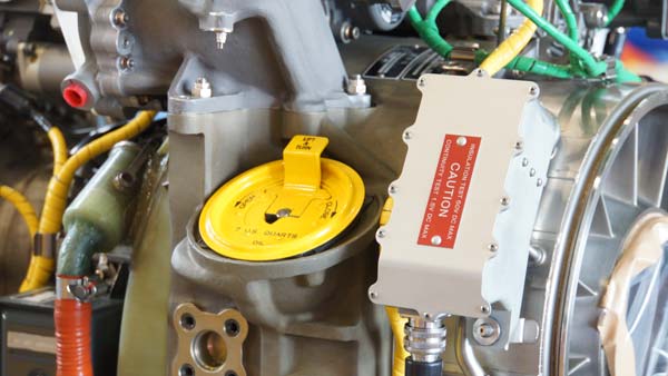 മിനറല്‍ എഞ്ചിന്‍ ഓയിലോ, സിന്തറ്റിക് എഞ്ചിന്‍ ഓയിലോ — കാറിന് ഏതാണ് നല്ലത്?