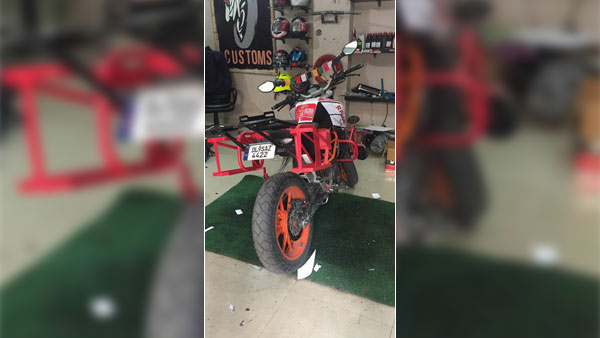 ഇറങ്ങിത്തിരിച്ചത് ഡ്യൂക്കില്‍ പുതിയ റെക്കോര്‍ഡ് കുറിക്കാന്‍; പക്ഷെ വഴിയില്‍ ബൈക്ക് കത്തി നശിച്ചു! 