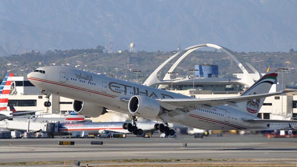 ഇരിക്കേണ്ടത് മണിക്കൂറുകള്‍; ഏറ്റവും ദൈര്‍ഘ്യമേറിയ വിമാന സര്‍വീസുകള്‍