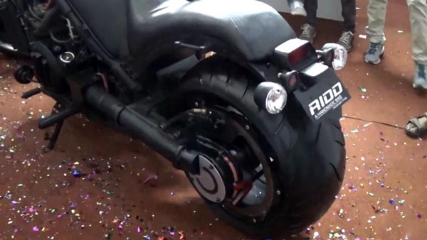 1000 സിസി ബൈക്കിനെ നിര്‍മ്മിച്ചത് കൈകൊണ്ടു, ഗുജറാത്തി യുവാവ് ലിംക ബുക്ക് ഓഫ് റെക്കോര്‍ഡ്‌സില്‍