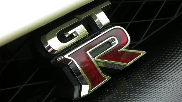 എന്തുകൊണ്ട് നിസാന്‍ ജിടി-ആര്‍ 'ഗോഡ്‌സില' എന്ന പേരില്‍ അറിയപ്പെടുന്നു?