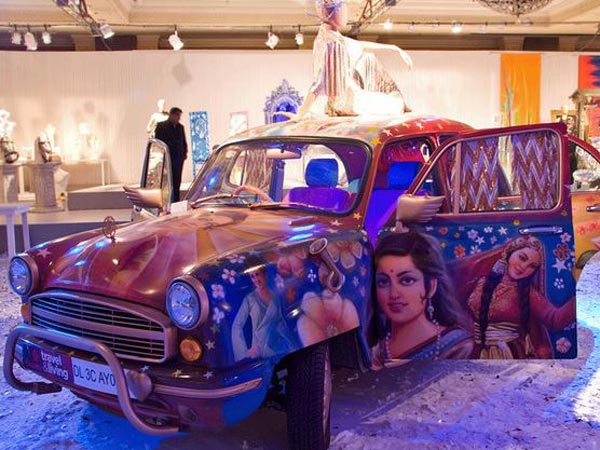 തുരുമ്പെടുക്കാന്‍ വിട്ടില്ല; കോഴിക്കോട് പിറന്ന അംബാസഡറിലേക്കാണ് ഇപ്പോള്‍ എല്ലാ കണ്ണുകളും!