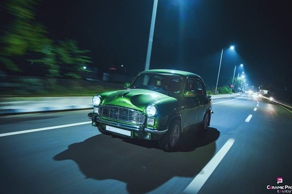 തുരുമ്പെടുക്കാന്‍ വിട്ടില്ല; കോഴിക്കോട് പിറന്ന അംബാസഡറിലേക്കാണ് ഇപ്പോള്‍ എല്ലാ കണ്ണുകളും!