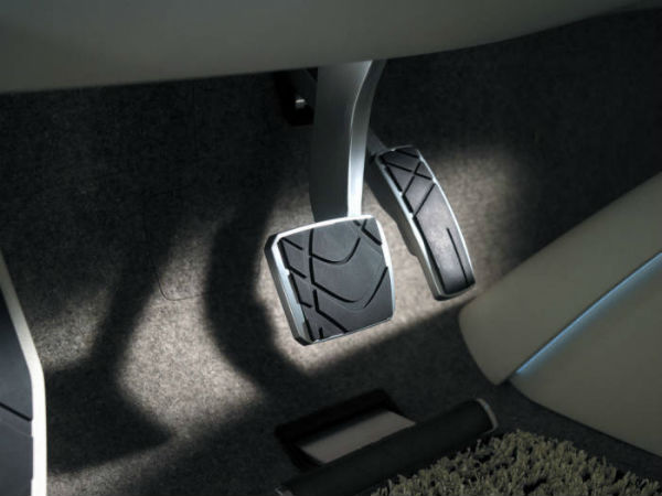 ഓട്ടോമാറ്റിക് കാറില്‍ എഞ്ചിന്‍ ബ്രേക്കിംഗ് — അറിഞ്ഞിരിക്കേണ്ട കാര്യങ്ങള്‍