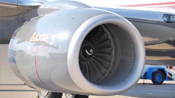 അറിയുമോ, വിമാനത്തില്‍ നിങ്ങള്‍ ശ്വസിക്കുന്നത് എഞ്ചിനില്‍ നിന്നുള്ള വായു!