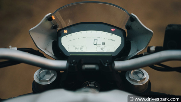 ഇറ്റാലിയന്‍ പെരുമയില്‍ ഡ്യുക്കാട്ടിയുടെ കുഞ്ഞന്‍ മോണ്‍സ്റ്റര്‍ 797 — റിവ്യു