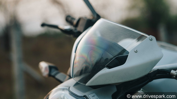 ഇറ്റാലിയന്‍ പെരുമയില്‍ ഡ്യുക്കാട്ടിയുടെ കുഞ്ഞന്‍ മോണ്‍സ്റ്റര്‍ 797 — റിവ്യു