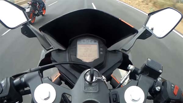 കെടിഎം ബൈക്കുകള്‍ തമ്മില്‍ മത്സരിച്ചാല്‍ ആരു ജയിക്കും?