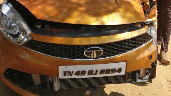 ട്രാക്ടറുമായി കൂട്ടിയിടിച്ച ടിയായഗൊ വീണത് തലകീഴായി; യാത്രക്കാര്‍ സുരക്ഷിതര്‍