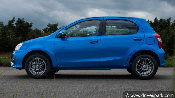 ടാറ്റയില്‍ ഇടത്തും, ഫോക്‌സ്‌വാഗണില്‍ വലത്തും; കാറുകളില്‍ ഫ്യൂവല്‍ ക്യാപ് വെവ്വേറെ വശങ്ങളില്‍ — കാരണം