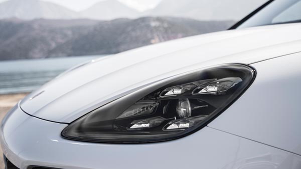 പോര്‍ഷ കയെന്‍ ടര്‍ബ്ബോ എസ്‌യുവി വിപണിയിലേക്ക്, ബുക്കിംഗ് തുടങ്ങി